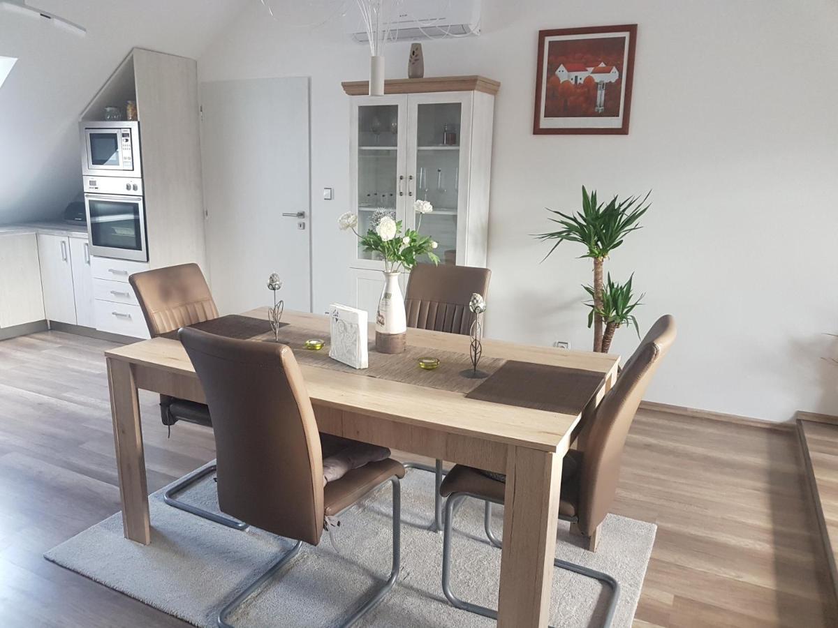 Ubytovani U Spacku Palava Novosedly  Exteriör bild